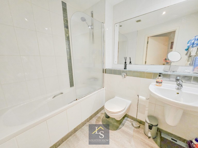 Images for Lord Street, Melia House, M4 EAID:425574707 BID:4e9803c7-4032-406b-90d5-01d6ebc98bcc