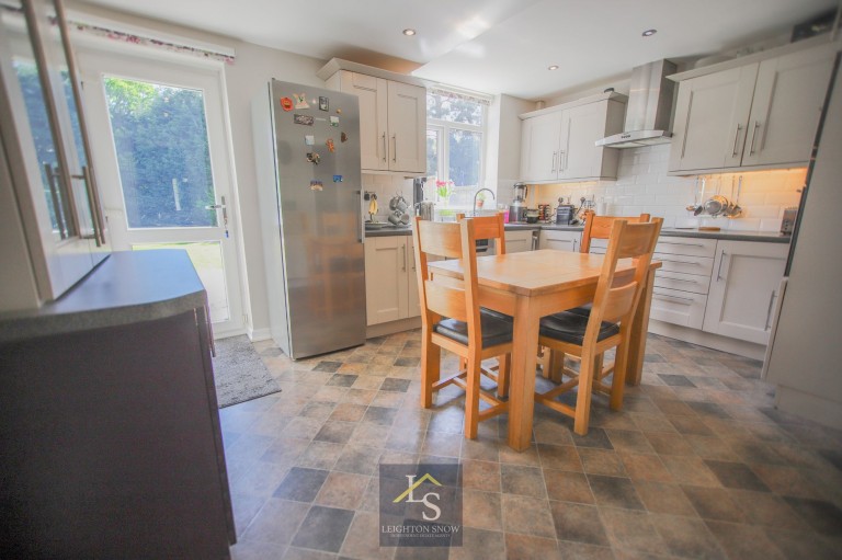 Images for Colwyn Road, Bramhall, SK7 EAID:425574707 BID:a331354c-8a27-4290-8521-a2425358b7e6