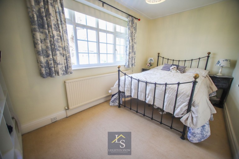 Images for Moss Lane, Bramhall, SK7 EAID:425574707 BID:a331354c-8a27-4290-8521-a2425358b7e6