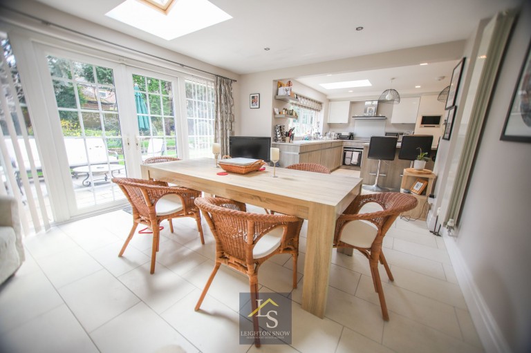 Images for Moss Lane, Bramhall, SK7 EAID:425574707 BID:a331354c-8a27-4290-8521-a2425358b7e6