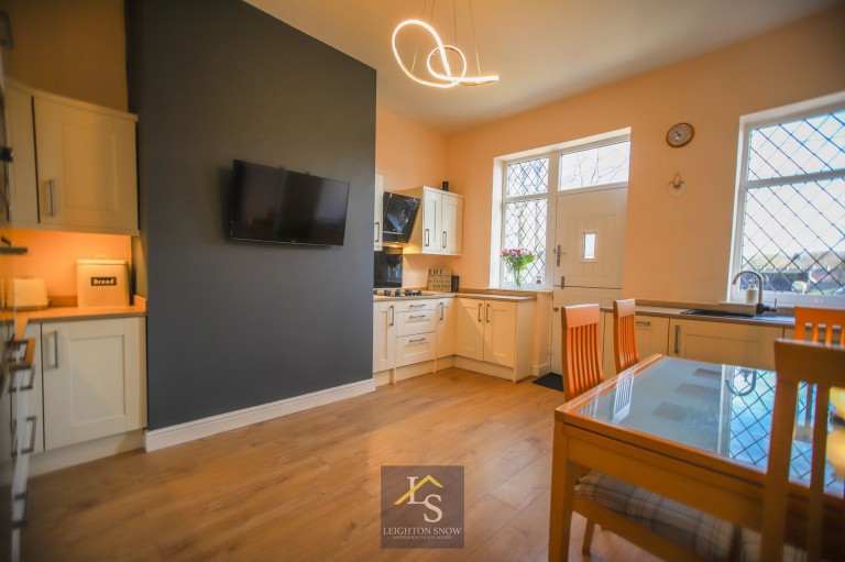 Images for Rochdale Road, Royton, OL2 EAID:425574707 BID:a331354c-8a27-4290-8521-a2425358b7e6