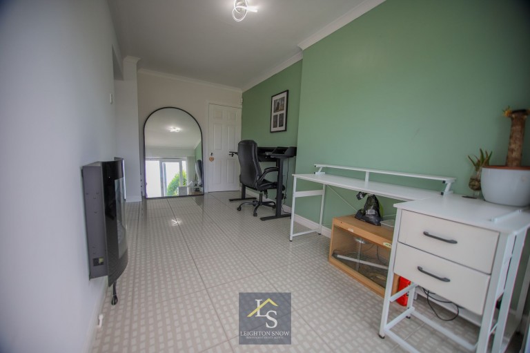 Images for Eskdale Avenue, Bramhall, SK7 EAID:425574707 BID:a331354c-8a27-4290-8521-a2425358b7e6