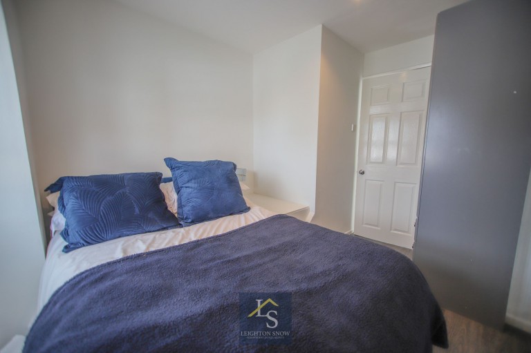 Images for Eskdale Avenue, Bramhall, SK7 EAID:425574707 BID:a331354c-8a27-4290-8521-a2425358b7e6