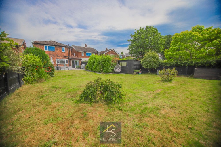 Images for Eskdale Avenue, Bramhall, SK7 EAID:425574707 BID:a331354c-8a27-4290-8521-a2425358b7e6