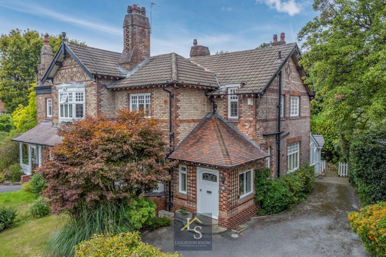 Images for Kitts Moss Lane, Bramhall, SK7 EAID:425574707 BID:a331354c-8a27-4290-8521-a2425358b7e6