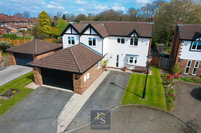 Kinross Avenue, Stockport, sk2