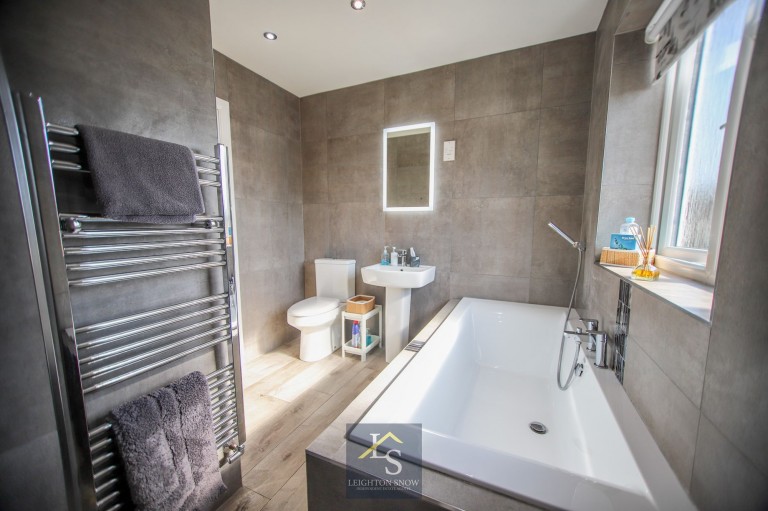 Images for Kinross Avenue, Stockport, SK2 EAID:425574707 BID:a331354c-8a27-4290-8521-a2425358b7e6