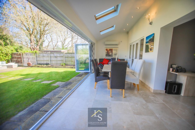 Images for Kinross Avenue, Stockport, SK2 EAID:425574707 BID:a331354c-8a27-4290-8521-a2425358b7e6