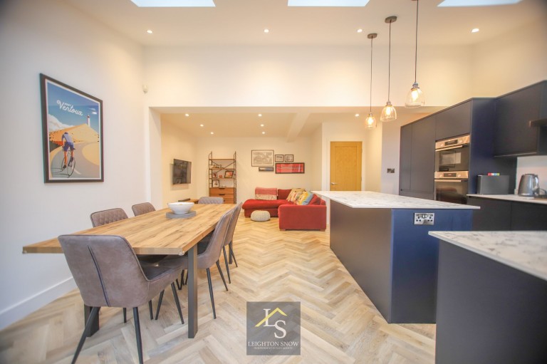 Images for Fountains Road, Bramhall, SK7 EAID:425574707 BID:a331354c-8a27-4290-8521-a2425358b7e6