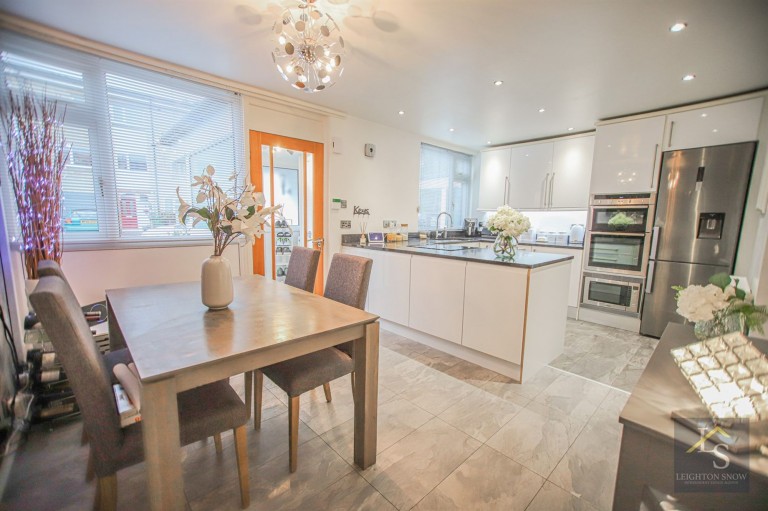 Images for Hurley Drive, Cheadle Hulme, SK8 EAID:425574707 BID:a331354c-8a27-4290-8521-a2425358b7e6