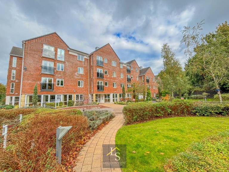 Images for Station Approach, Cheadle Hulme, SK8 EAID:425574707 BID:a331354c-8a27-4290-8521-a2425358b7e6