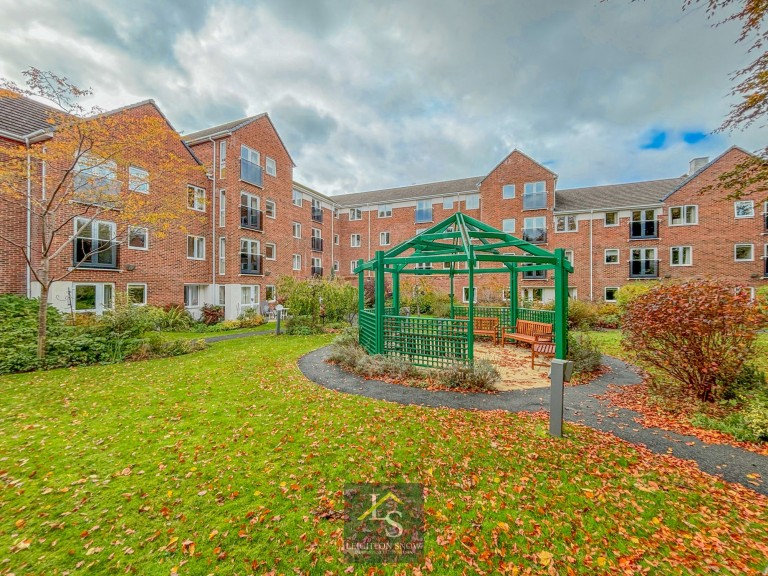 Images for Station Approach, Cheadle Hulme, SK8 EAID:425574707 BID:a331354c-8a27-4290-8521-a2425358b7e6