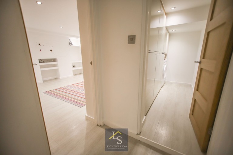 Images for Woodford Road, Bramhall, SK7 EAID:425574707 BID:a331354c-8a27-4290-8521-a2425358b7e6