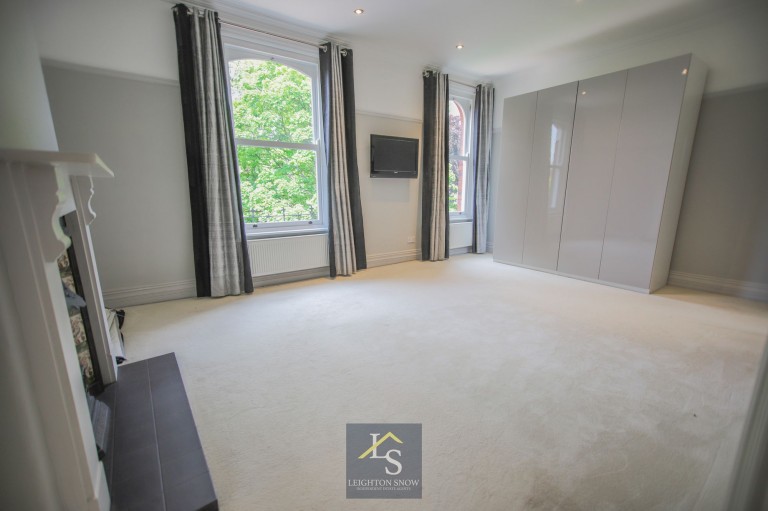 Images for Woodford Road, Bramhall, SK7 EAID:425574707 BID:a331354c-8a27-4290-8521-a2425358b7e6