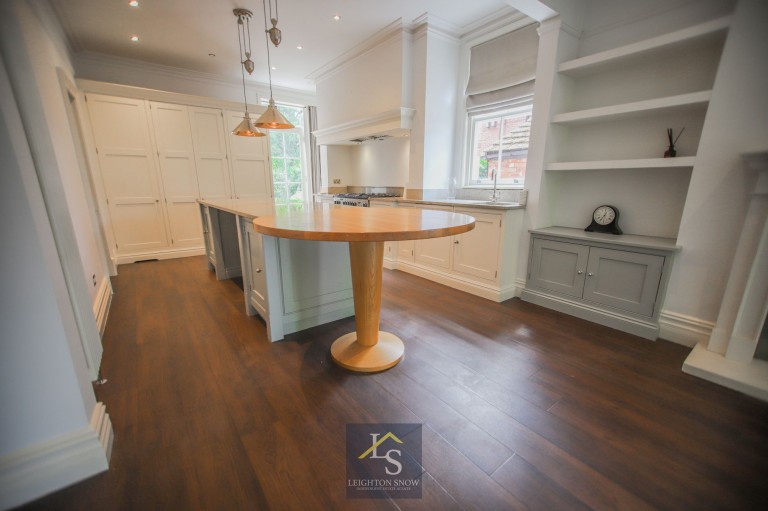 Images for Woodford Road, Bramhall, SK7 EAID:425574707 BID:a331354c-8a27-4290-8521-a2425358b7e6