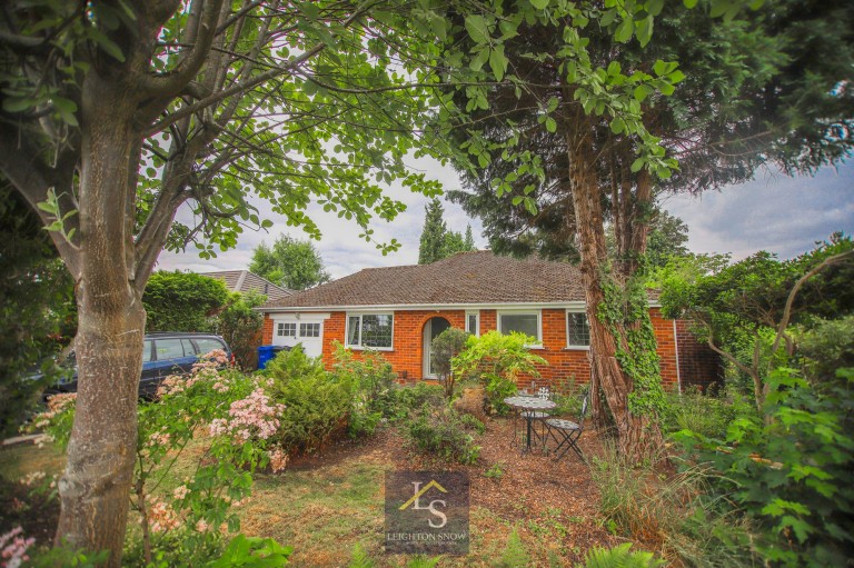 Images for Roundway, Bramhall, SK7 EAID:425574707 BID:a331354c-8a27-4290-8521-a2425358b7e6