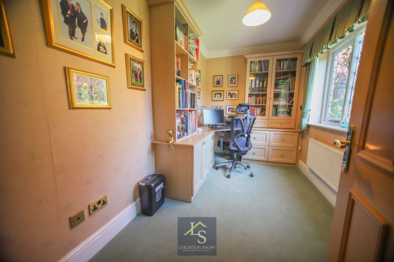 Images for Roseneath, Bramhall, SK7 EAID:425574707 BID:a331354c-8a27-4290-8521-a2425358b7e6