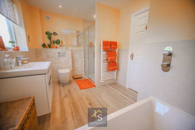 Images for Roseneath, Bramhall, SK7 EAID:425574707 BID:a331354c-8a27-4290-8521-a2425358b7e6