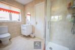 Roseneath, Bramhall, sk7