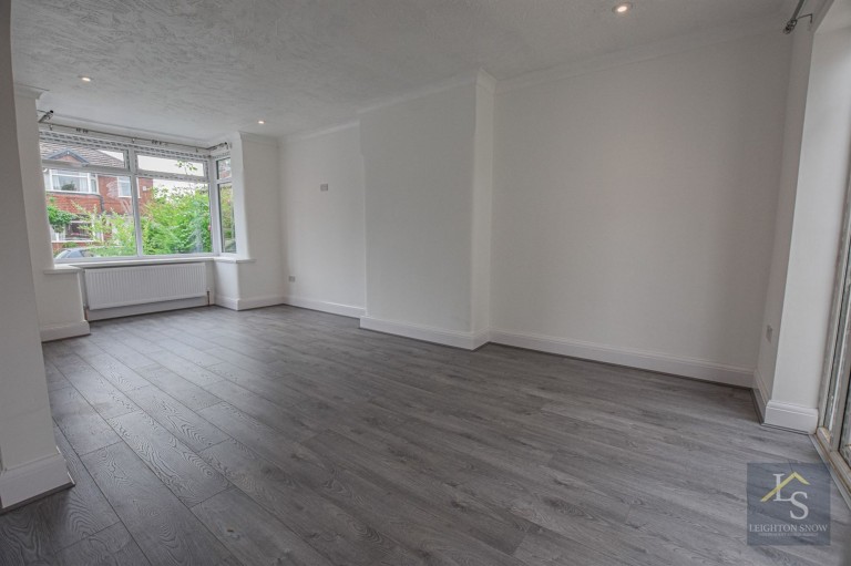 Images for Central Drive, Bramhall, SK7 EAID:425574707 BID:4e9803c7-4032-406b-90d5-01d6ebc98bcc