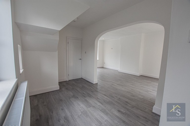 Images for Central Drive, Bramhall, SK7 EAID:425574707 BID:4e9803c7-4032-406b-90d5-01d6ebc98bcc