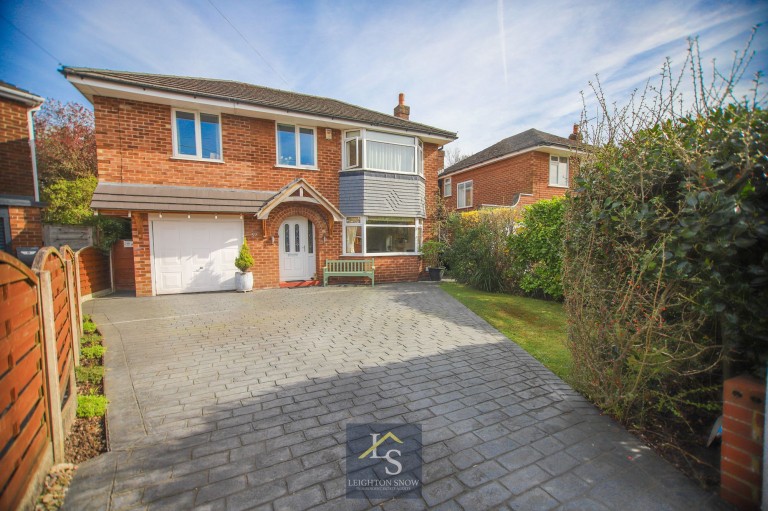 Images for Vicarage Avenue, Cheadle Hulme, SK8 EAID:425574707 BID:a331354c-8a27-4290-8521-a2425358b7e6