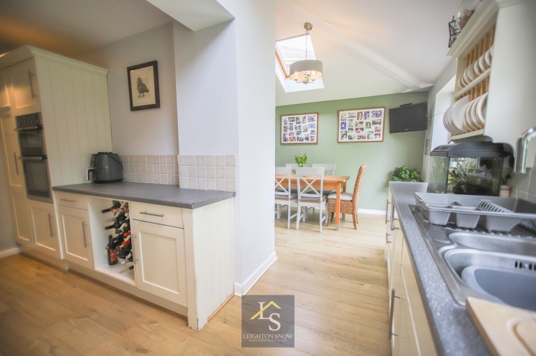 Images for Vicarage Avenue, Cheadle Hulme, SK8 EAID:425574707 BID:a331354c-8a27-4290-8521-a2425358b7e6