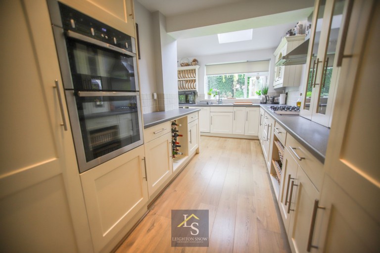 Images for Vicarage Avenue, Cheadle Hulme, SK8 EAID:425574707 BID:a331354c-8a27-4290-8521-a2425358b7e6