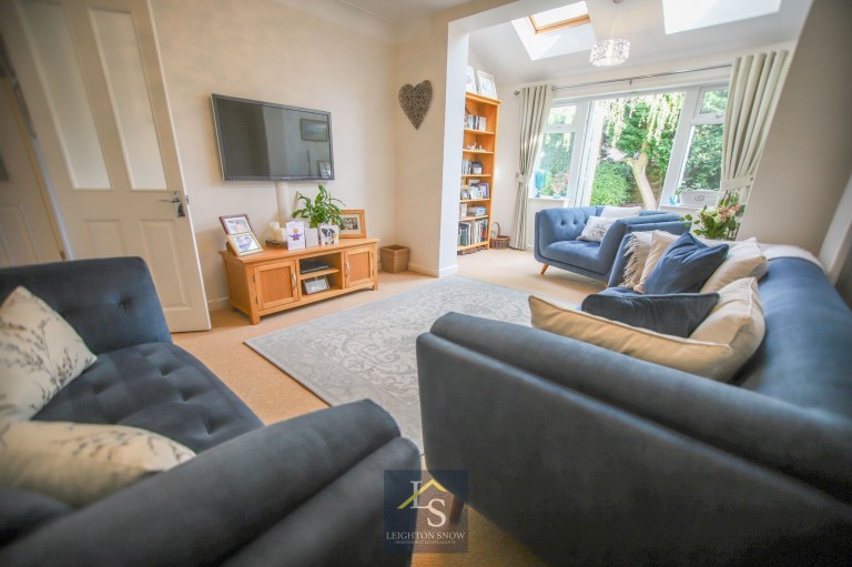 Images for Vicarage Avenue, Cheadle Hulme, SK8 EAID:425574707 BID:a331354c-8a27-4290-8521-a2425358b7e6