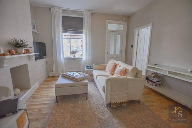 Images for Hawthorn Grove, Bramhall, SK7 EAID:425574707 BID:4e9803c7-4032-406b-90d5-01d6ebc98bcc