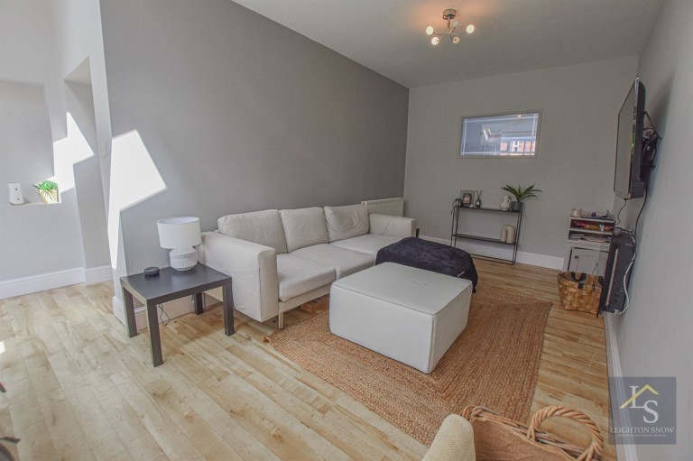 Images for Hawthorn Grove, Bramhall, SK7 EAID:425574707 BID:4e9803c7-4032-406b-90d5-01d6ebc98bcc