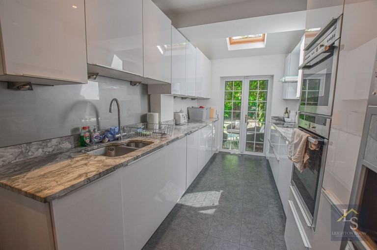 Images for Hawthorn Grove, Bramhall, SK7 EAID:425574707 BID:4e9803c7-4032-406b-90d5-01d6ebc98bcc