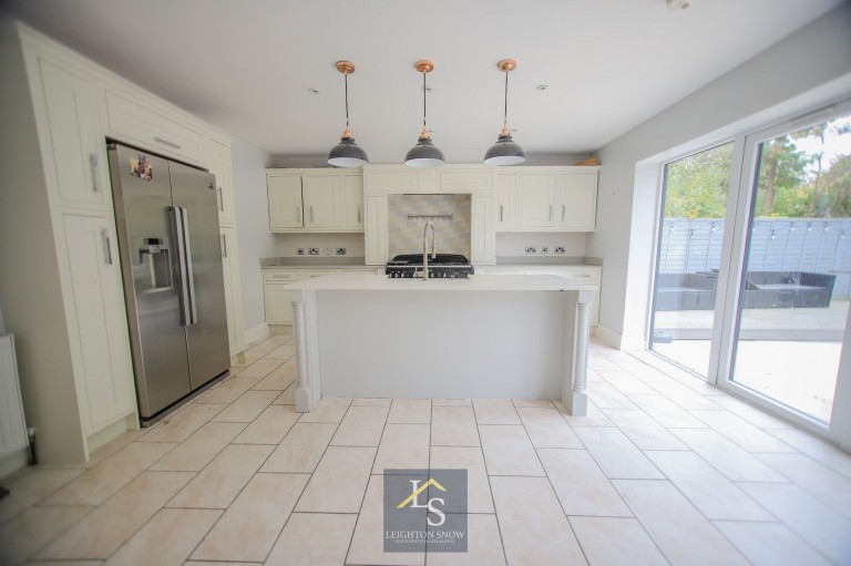 Images for Cringle Drive, Cheadle, SK8 EAID:425574707 BID:a331354c-8a27-4290-8521-a2425358b7e6