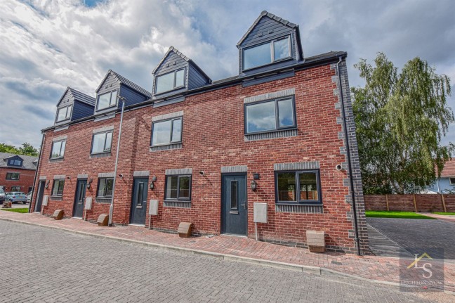 Westmeath Avenue, Cheadle Hulme, sk8