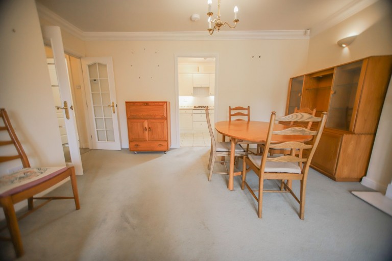 Images for Bramhall Lane South, Bramhall, SK7 EAID:425574707 BID:a331354c-8a27-4290-8521-a2425358b7e6