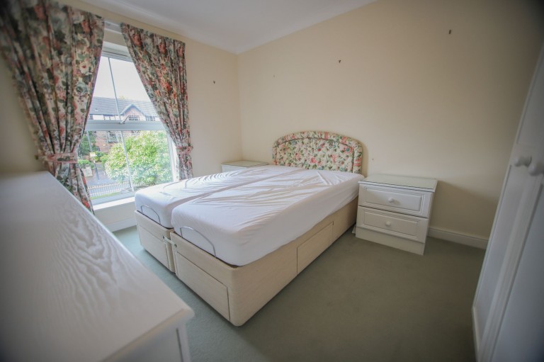 Images for Bramhall Lane South, Bramhall, SK7 EAID:425574707 BID:a331354c-8a27-4290-8521-a2425358b7e6