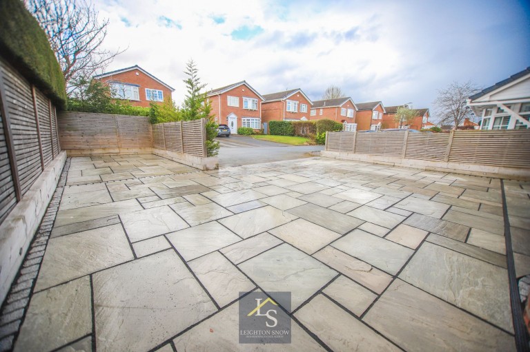 Images for Truro Close, Bramhall, SK7 EAID:425574707 BID:a331354c-8a27-4290-8521-a2425358b7e6