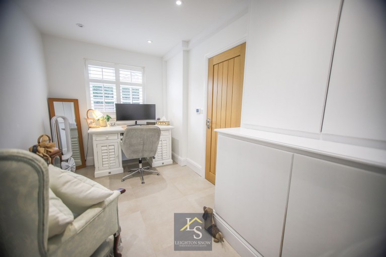 Images for Truro Close, Bramhall, SK7 EAID:425574707 BID:a331354c-8a27-4290-8521-a2425358b7e6