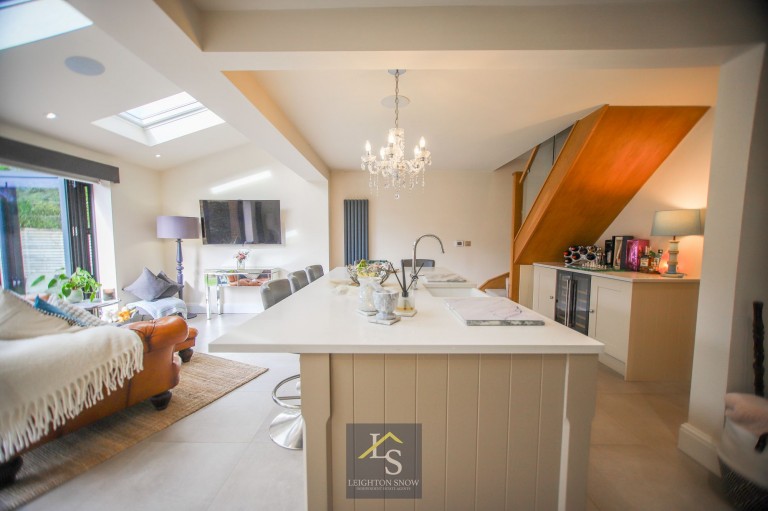 Images for Truro Close, Bramhall, SK7 EAID:425574707 BID:a331354c-8a27-4290-8521-a2425358b7e6