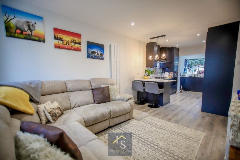 Images for Delfur Road, Bramhall, SK7 EAID:425574707 BID:a331354c-8a27-4290-8521-a2425358b7e6