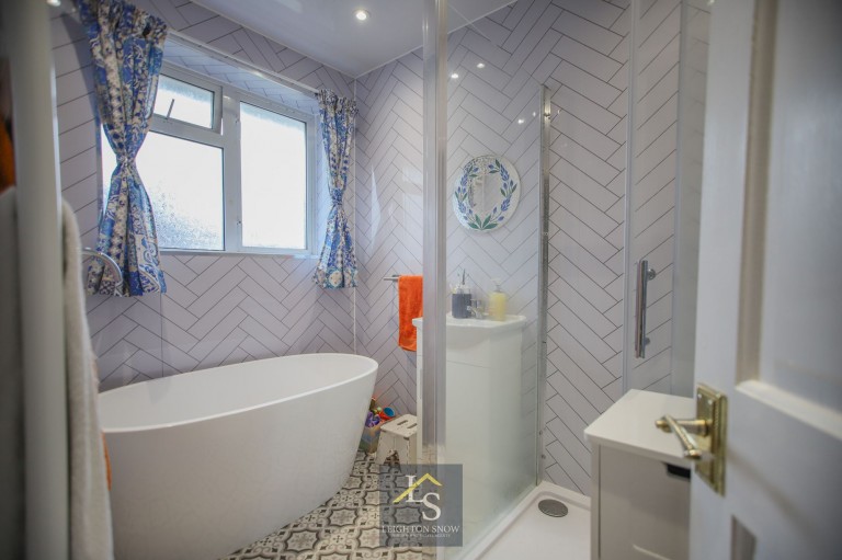 Images for Delfur Road, Bramhall, SK7 EAID:425574707 BID:a331354c-8a27-4290-8521-a2425358b7e6