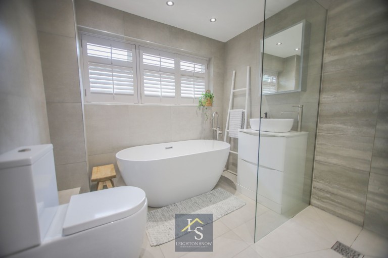 Images for Westminster Drive, Cheadle Hulme, SK8 EAID:425574707 BID:a331354c-8a27-4290-8521-a2425358b7e6