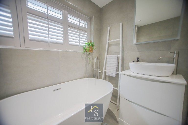 Images for Westminster Drive, Cheadle Hulme, SK8 EAID:425574707 BID:a331354c-8a27-4290-8521-a2425358b7e6
