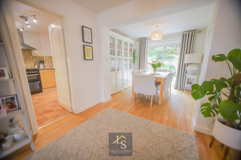 Images for Westminster Drive, Cheadle Hulme, SK8 EAID:425574707 BID:a331354c-8a27-4290-8521-a2425358b7e6