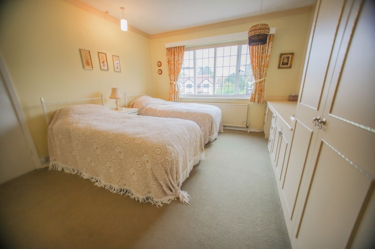 Images for Ladythorn Road, Bramhall, SK7 EAID:425574707 BID:a331354c-8a27-4290-8521-a2425358b7e6