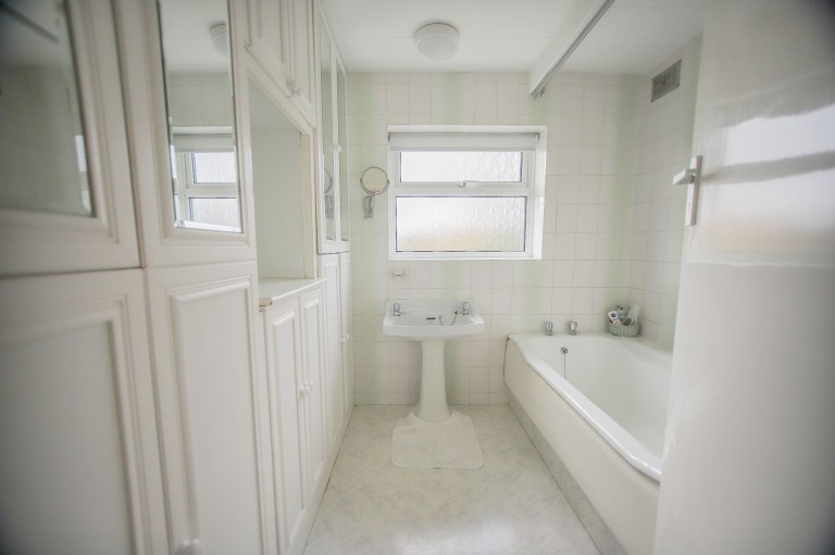 Images for Ladythorn Road, Bramhall, SK7 EAID:425574707 BID:a331354c-8a27-4290-8521-a2425358b7e6