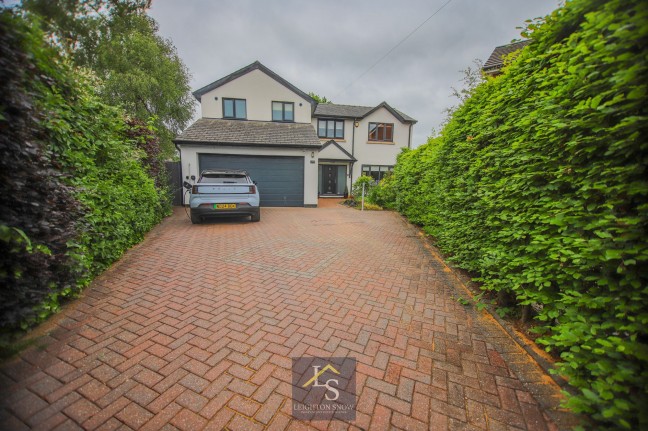 Regent Close, Bramhall, sk7