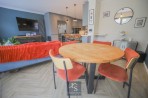 Regent Close, Bramhall, sk7