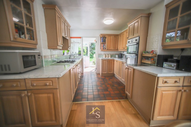 Images for Oak Drive, Bramhall, SK7 EAID:425574707 BID:a331354c-8a27-4290-8521-a2425358b7e6
