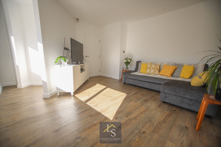 Images for Carlton Avenue, Bramhall, SK7 EAID:425574707 BID:a331354c-8a27-4290-8521-a2425358b7e6